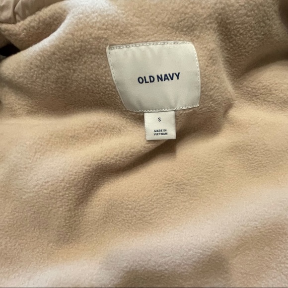 Old Navy Pink Puffer Vest - Picture 3 of 5